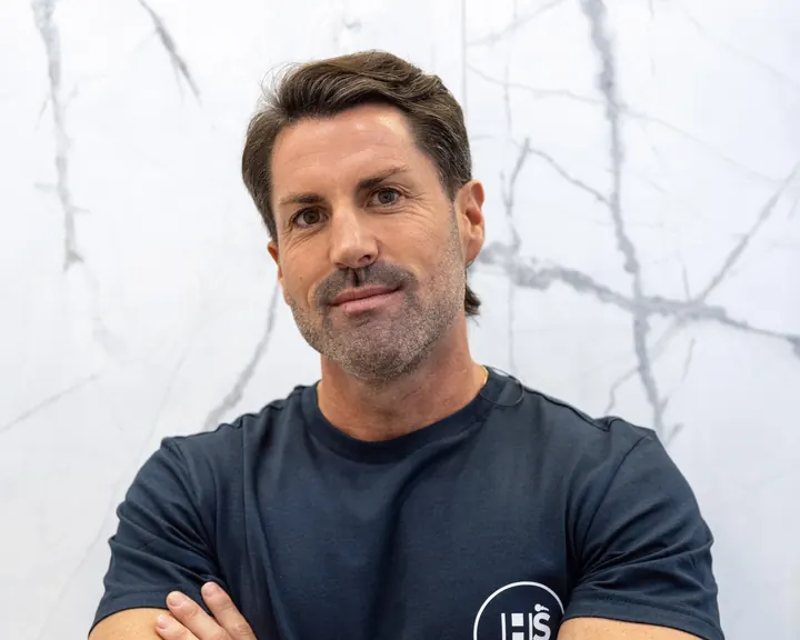 Retrato de Héctor Sayas Ballester, podólogo y fundador de HS